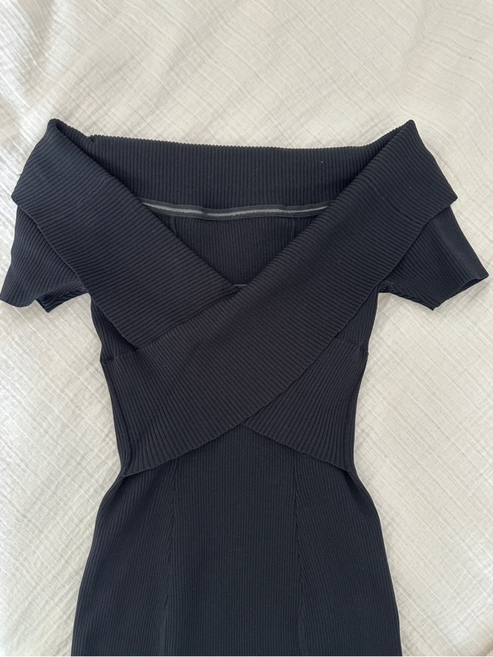 Reiss Black Off-Shoulder Fit & Flare Dress - Picture 5 of 8